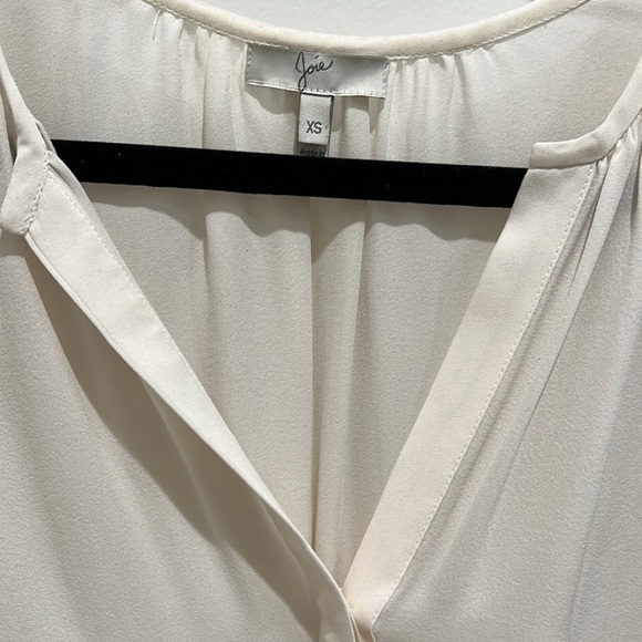 Joie 100% Silk Blouse. White. Size XS - Picture 3 of 7